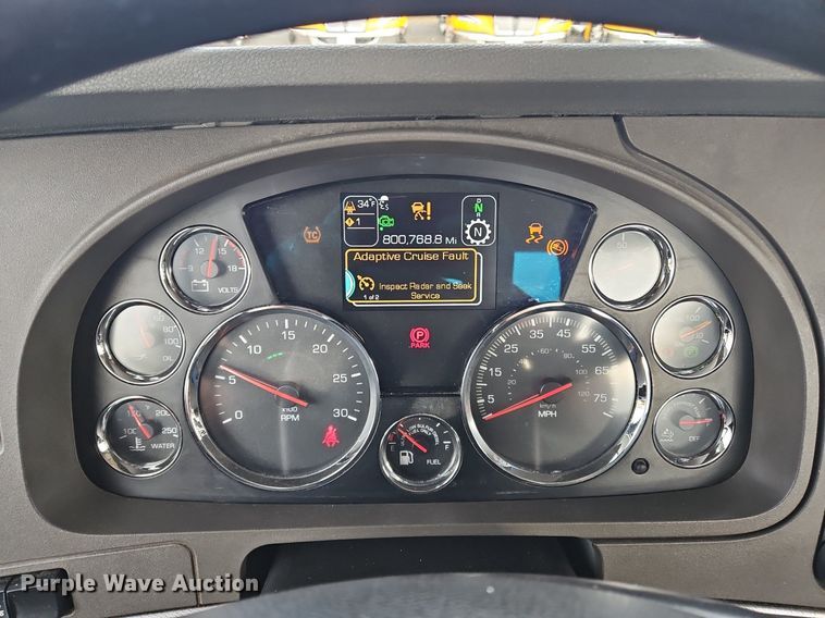 image for item NZ9141 2019 Kenworth T680 semi truck