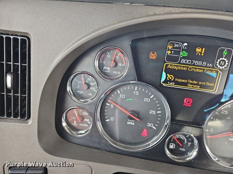 image for item NZ9141 2019 Kenworth T680 semi truck