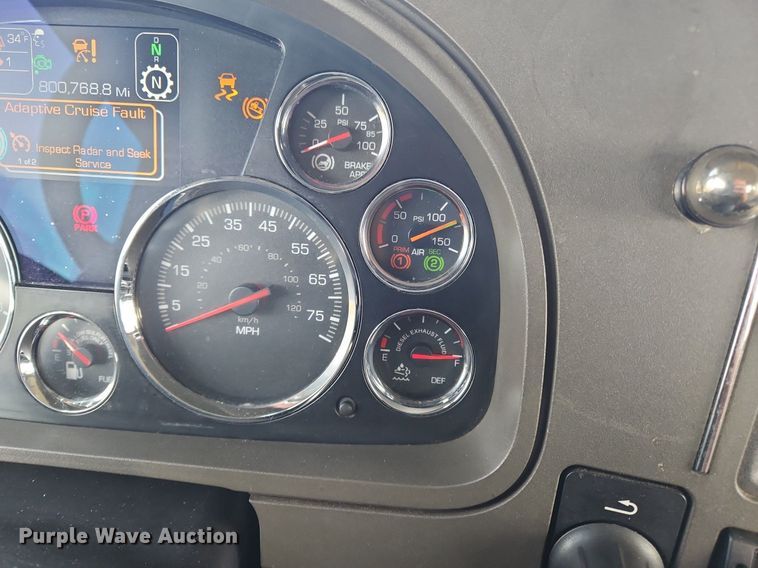 image for item NZ9141 2019 Kenworth T680 semi truck