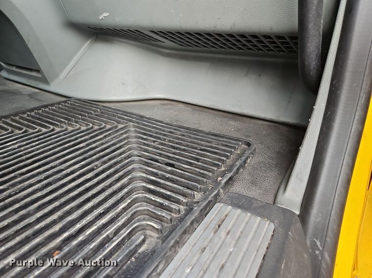 image for item NZ9141 2019 Kenworth T680 semi truck