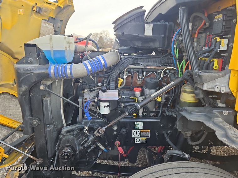 image for item NZ9141 2019 Kenworth T680 semi truck