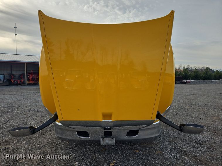 image for item NZ9141 2019 Kenworth T680 semi truck