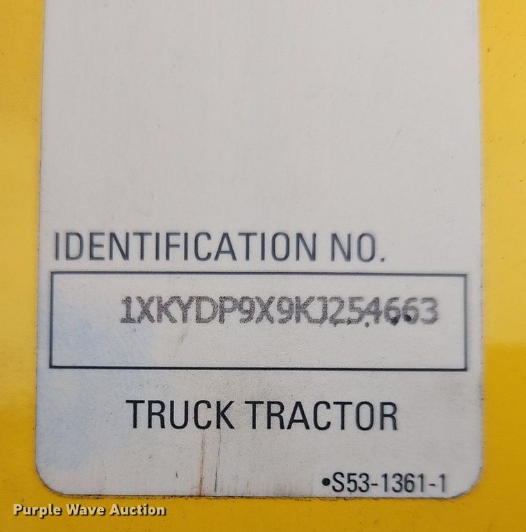 image for item NZ9141 2019 Kenworth T680 semi truck