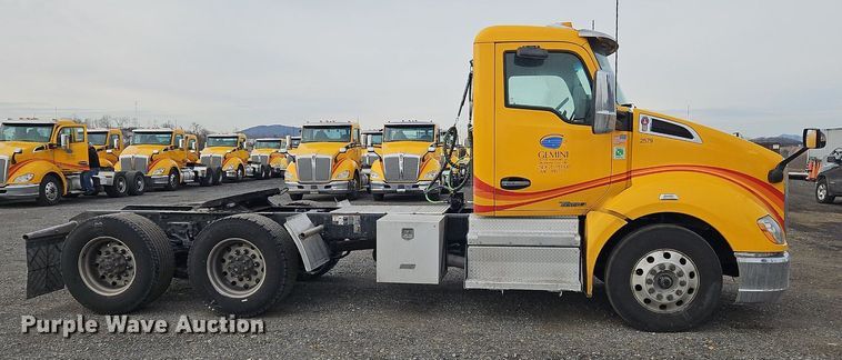 image for item NZ9142 2019 Kenworth  T680 semi truck