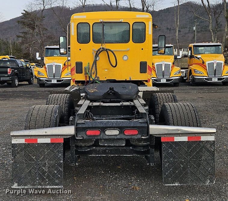 image for item NZ9142 2019 Kenworth  T680 semi truck