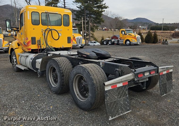 image for item NZ9142 2019 Kenworth  T680 semi truck