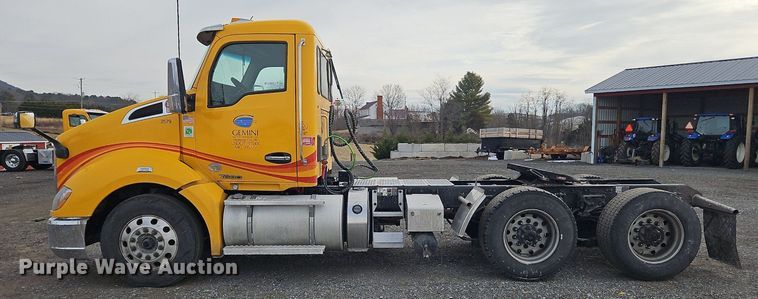 image for item NZ9142 2019 Kenworth  T680 semi truck