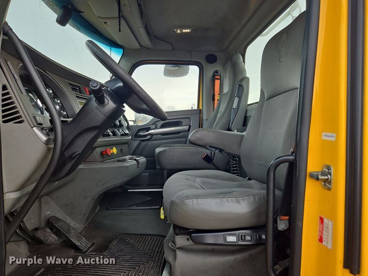 image for item NZ9142 2019 Kenworth  T680 semi truck