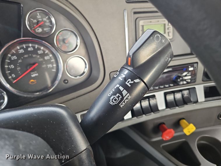 image for item NZ9142 2019 Kenworth  T680 semi truck