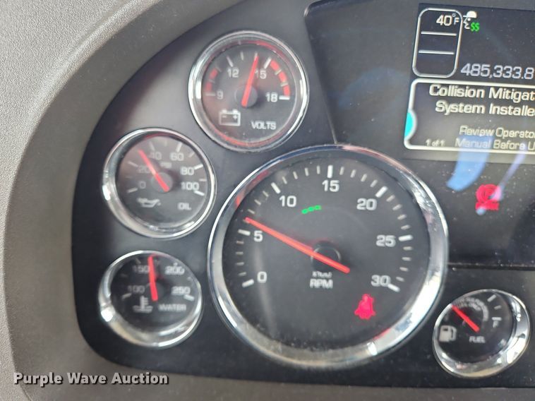 image for item NZ9142 2019 Kenworth  T680 semi truck