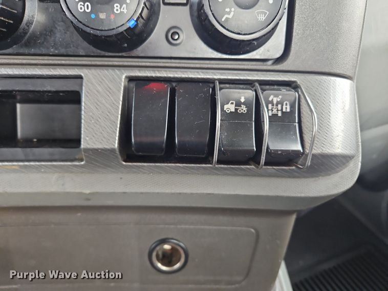 image for item NZ9142 2019 Kenworth  T680 semi truck