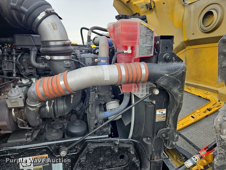 image for item NZ9142 2019 Kenworth  T680 semi truck