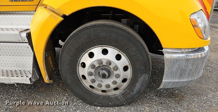 image for item NZ9142 2019 Kenworth  T680 semi truck