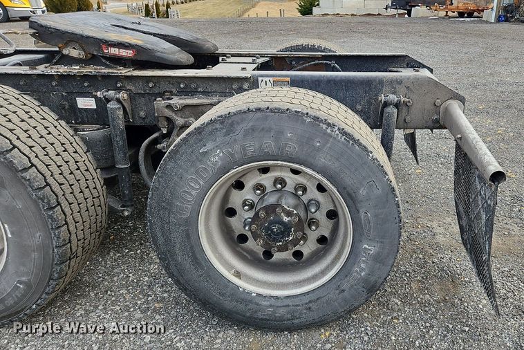 image for item NZ9142 2019 Kenworth  T680 semi truck