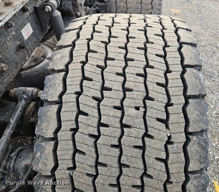 image for item NZ9142 2019 Kenworth  T680 semi truck