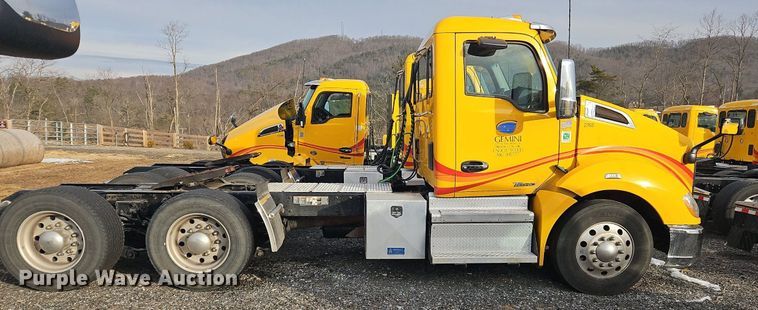 image for item NZ9143 2020 Kenworth T680 semi truck