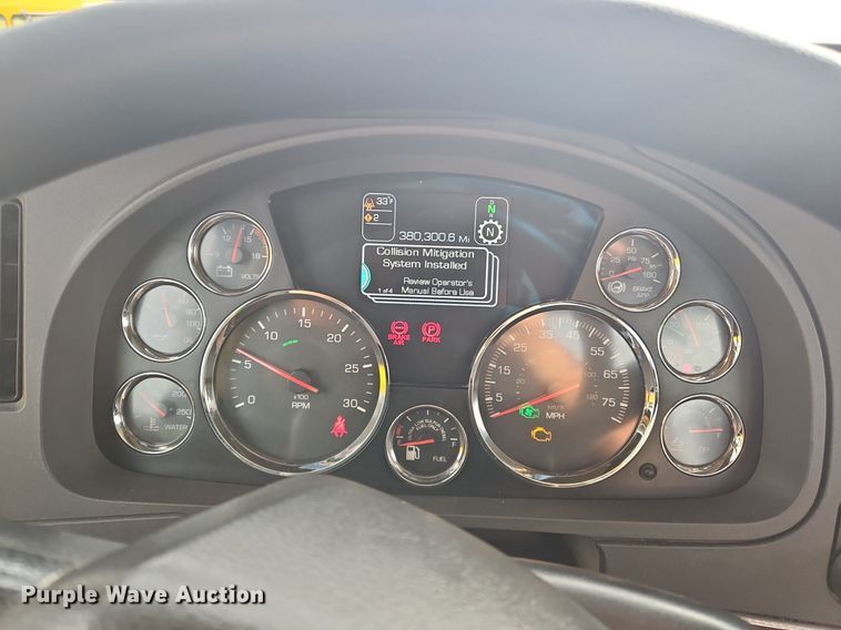 image for item NZ9143 2020 Kenworth T680 semi truck