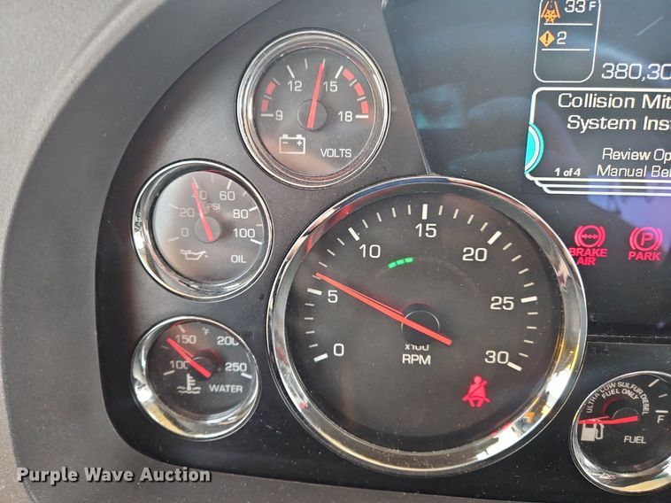 image for item NZ9143 2020 Kenworth T680 semi truck