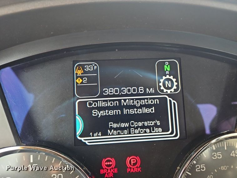 image for item NZ9143 2020 Kenworth T680 semi truck