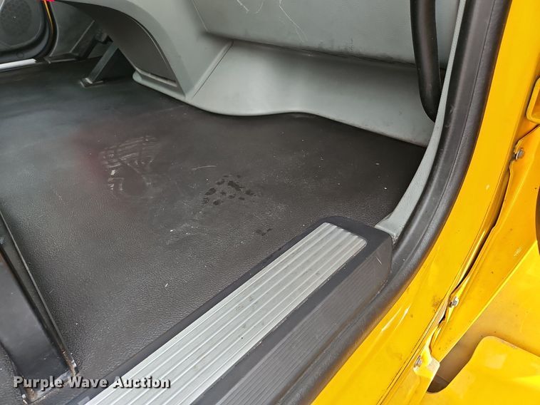 image for item NZ9143 2020 Kenworth T680 semi truck