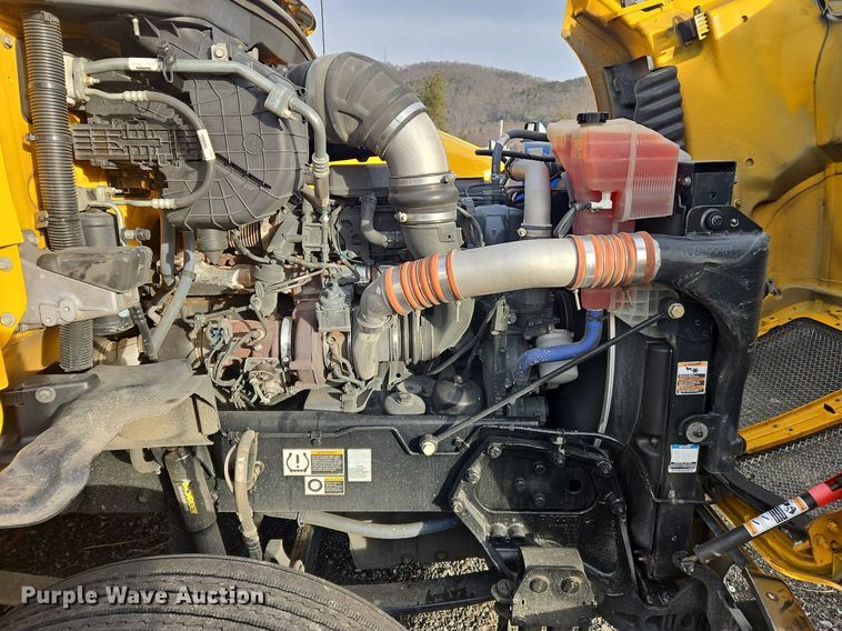 image for item NZ9143 2020 Kenworth T680 semi truck