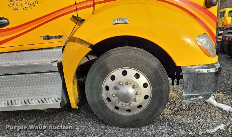 image for item NZ9143 2020 Kenworth T680 semi truck