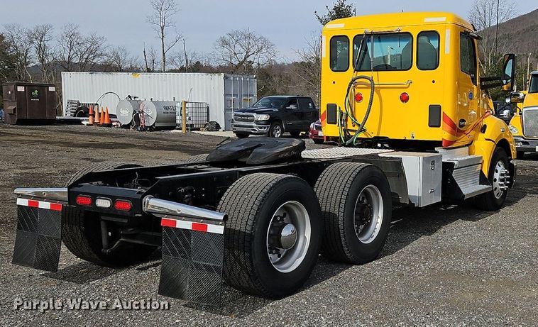 image for item NZ9144 2019 Kenworth T680 semi truck