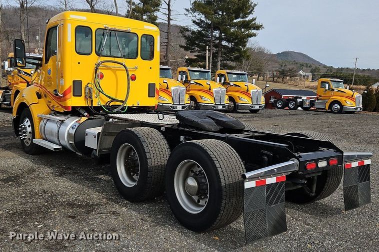 image for item NZ9144 2019 Kenworth T680 semi truck