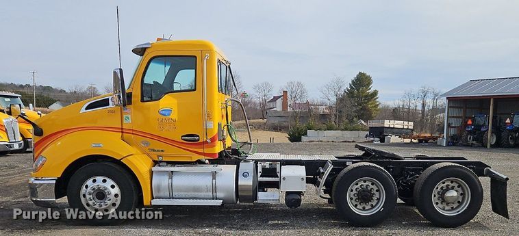 image for item NZ9144 2019 Kenworth T680 semi truck