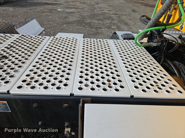 image for item NZ9144 2019 Kenworth T680 semi truck