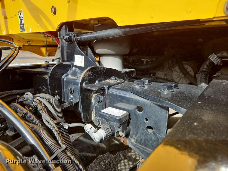 image for item NZ9144 2019 Kenworth T680 semi truck