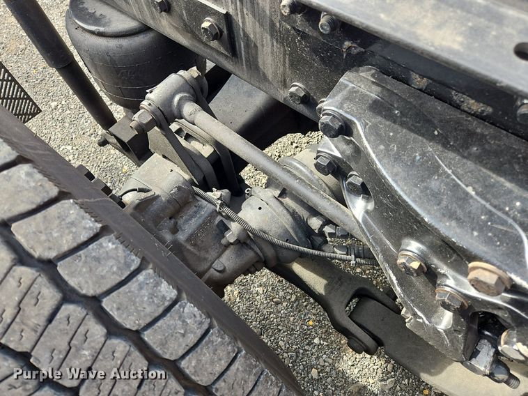 image for item NZ9144 2019 Kenworth T680 semi truck