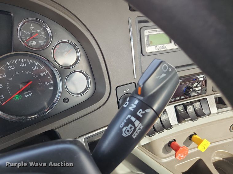 image for item NZ9144 2019 Kenworth T680 semi truck