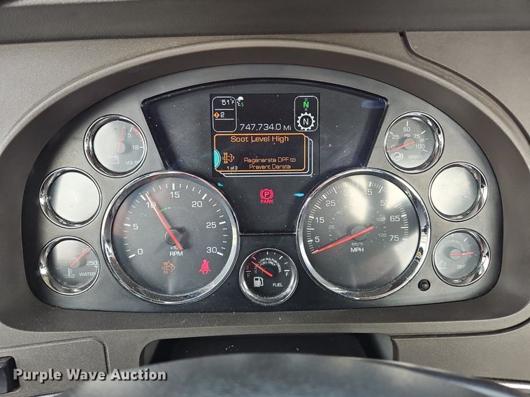 image for item NZ9144 2019 Kenworth T680 semi truck