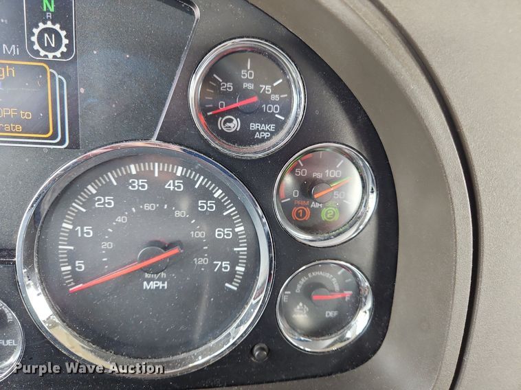 image for item NZ9144 2019 Kenworth T680 semi truck