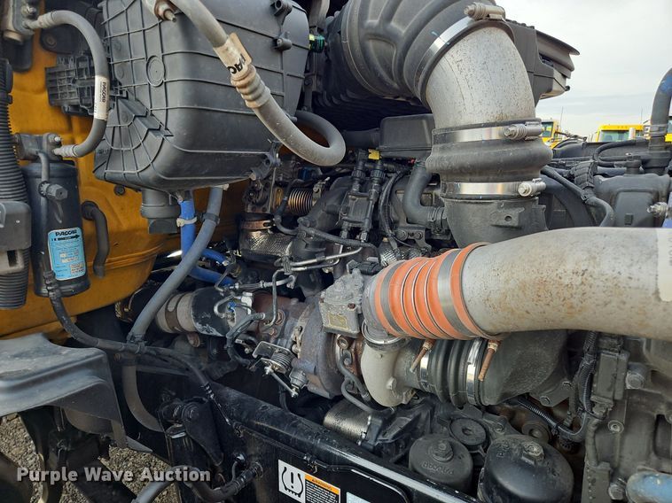 image for item NZ9144 2019 Kenworth T680 semi truck