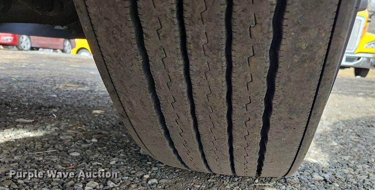 image for item NZ9144 2019 Kenworth T680 semi truck