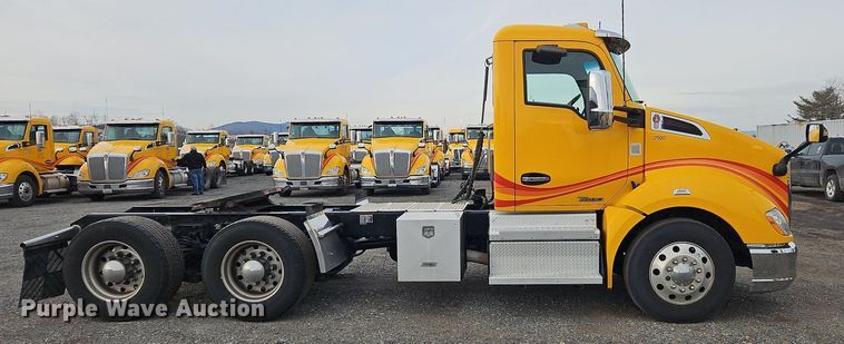image for item NZ9145 2019 Kenworth T680 semi truck