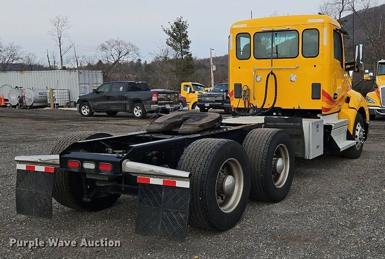 image for item NZ9145 2019 Kenworth T680 semi truck