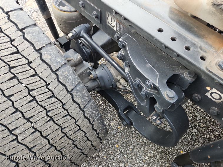 image for item NZ9145 2019 Kenworth T680 semi truck