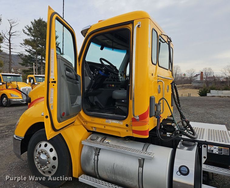 image for item NZ9145 2019 Kenworth T680 semi truck