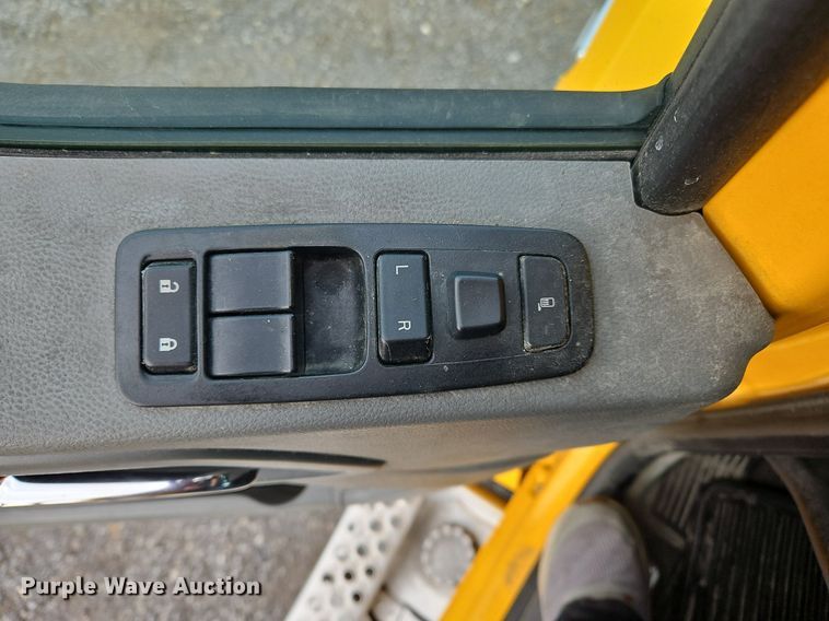 image for item NZ9145 2019 Kenworth T680 semi truck