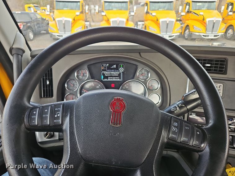 image for item NZ9145 2019 Kenworth T680 semi truck