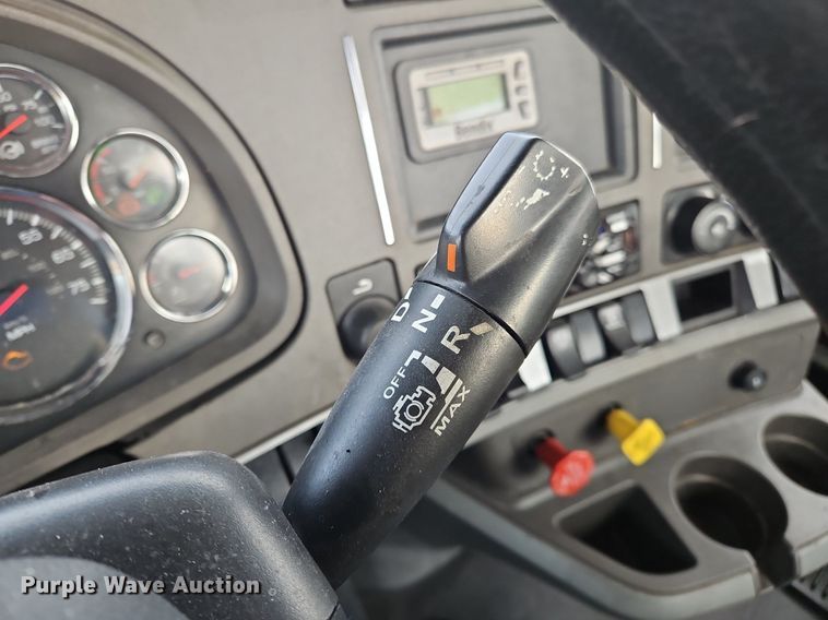 image for item NZ9145 2019 Kenworth T680 semi truck