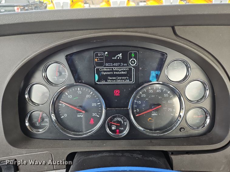 image for item NZ9145 2019 Kenworth T680 semi truck