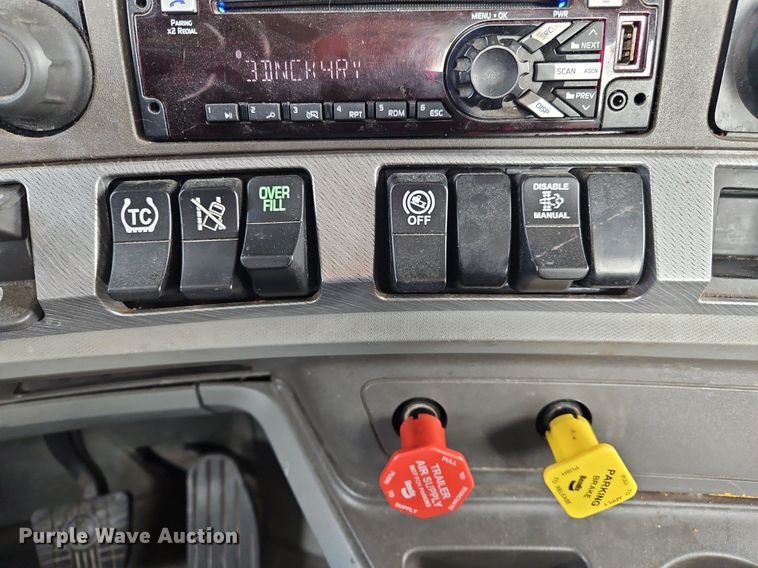 image for item NZ9145 2019 Kenworth T680 semi truck