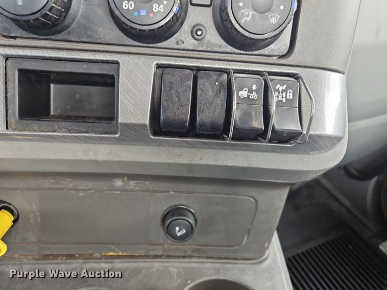 image for item NZ9145 2019 Kenworth T680 semi truck