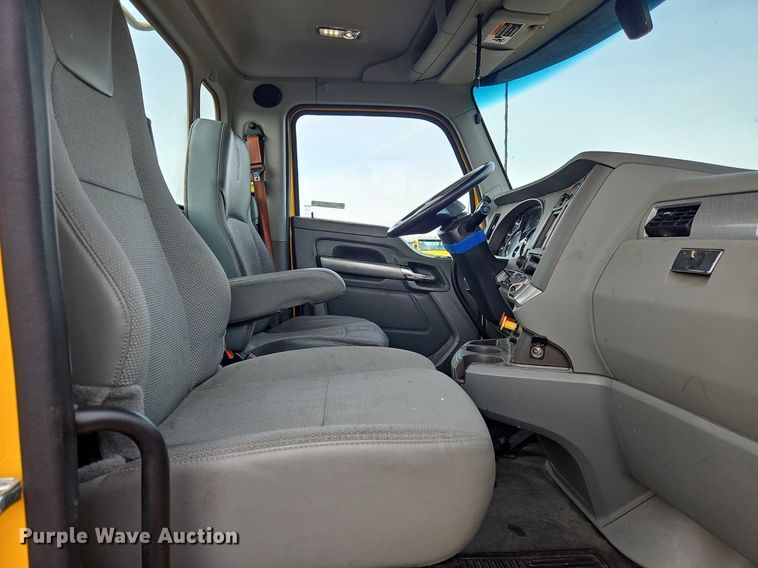 image for item NZ9145 2019 Kenworth T680 semi truck