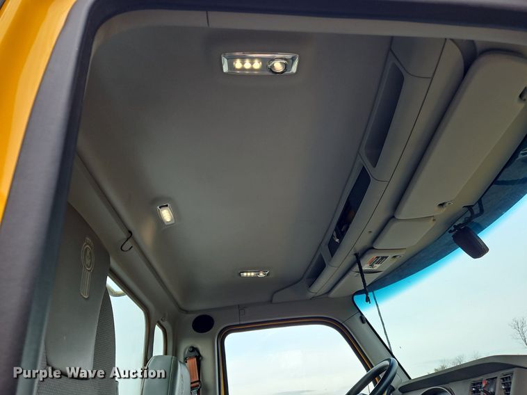 image for item NZ9145 2019 Kenworth T680 semi truck