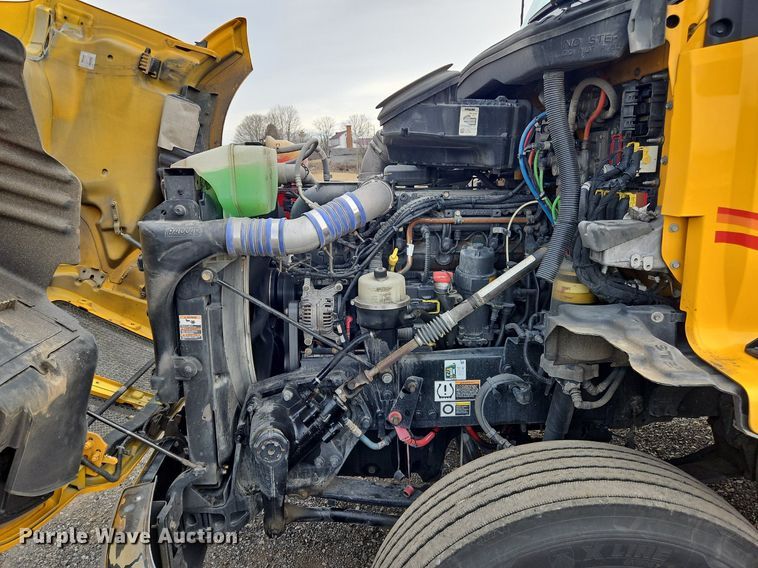 image for item NZ9145 2019 Kenworth T680 semi truck